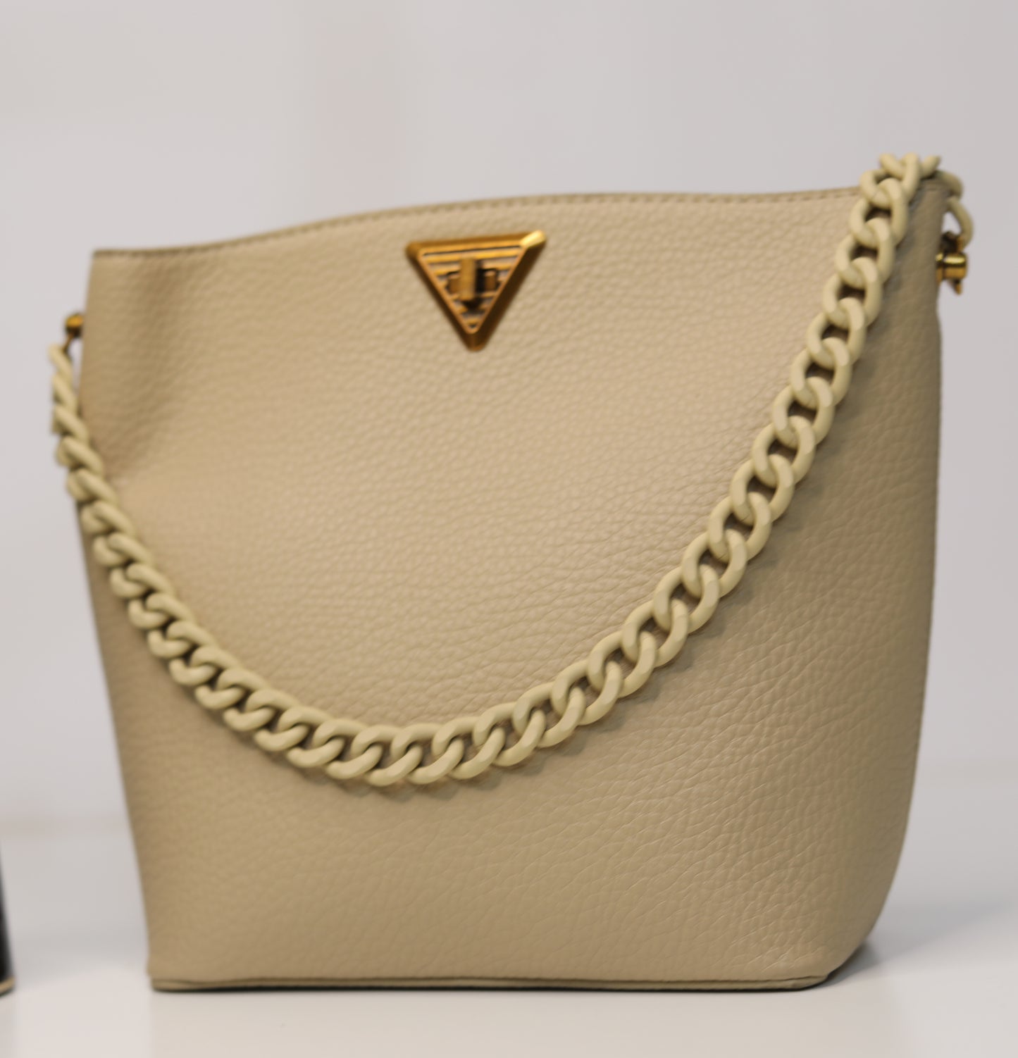 Beige Chain Strap Shoulder Bag – Chic Everyday Essential