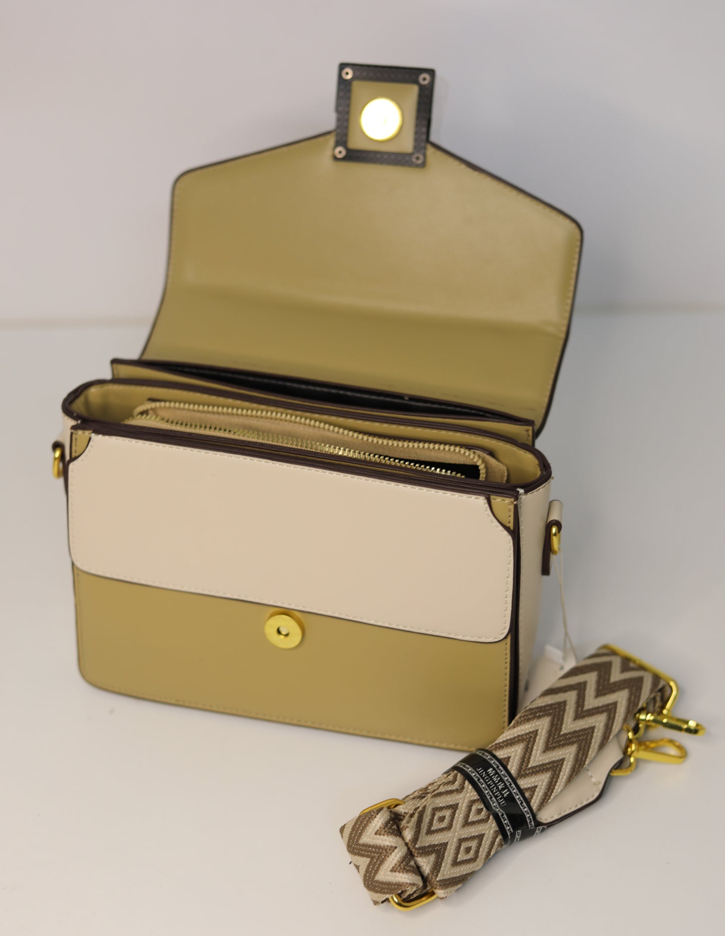 Two-Tone Structured Handbag – Elegant & Versatile