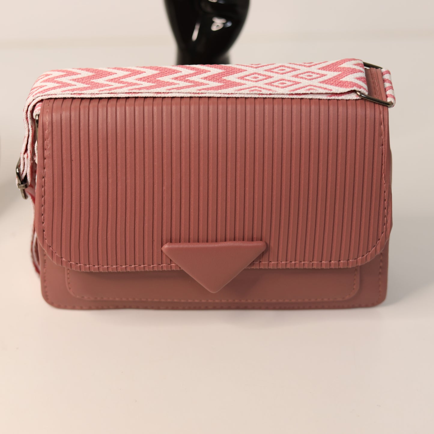 Rose Gold Shoulder Bag – Elegant & Versatile