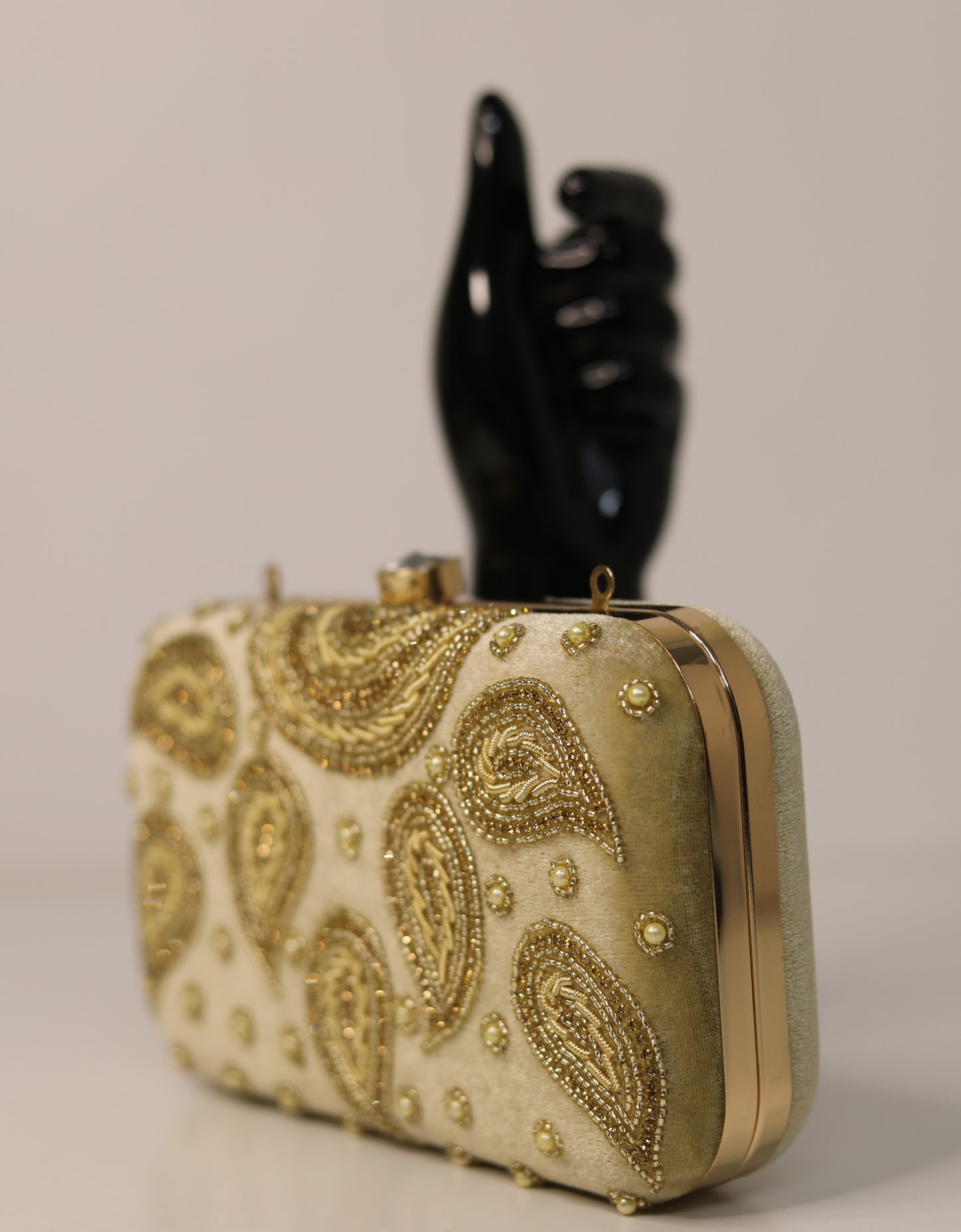 Golden Embroidered Clutch – Luxury Party & Wedding Bag