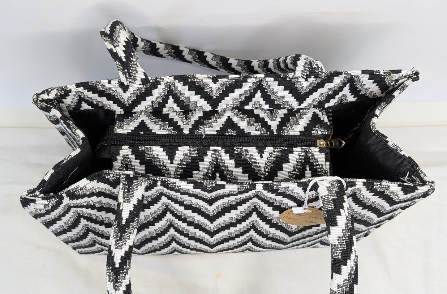 Black & White Chevron Tote Bag – Chic & Spacious