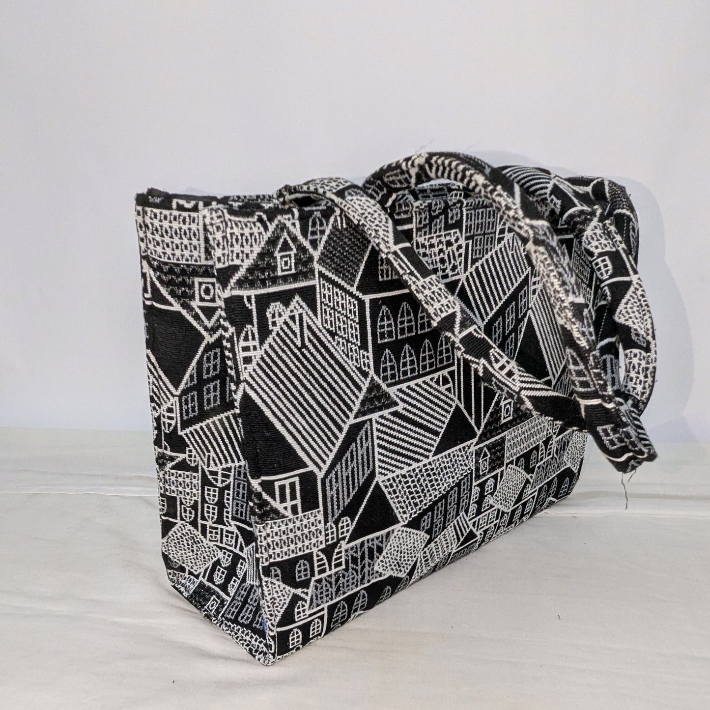 Black & White Cityscape Tote Bag – Artistic & Functional