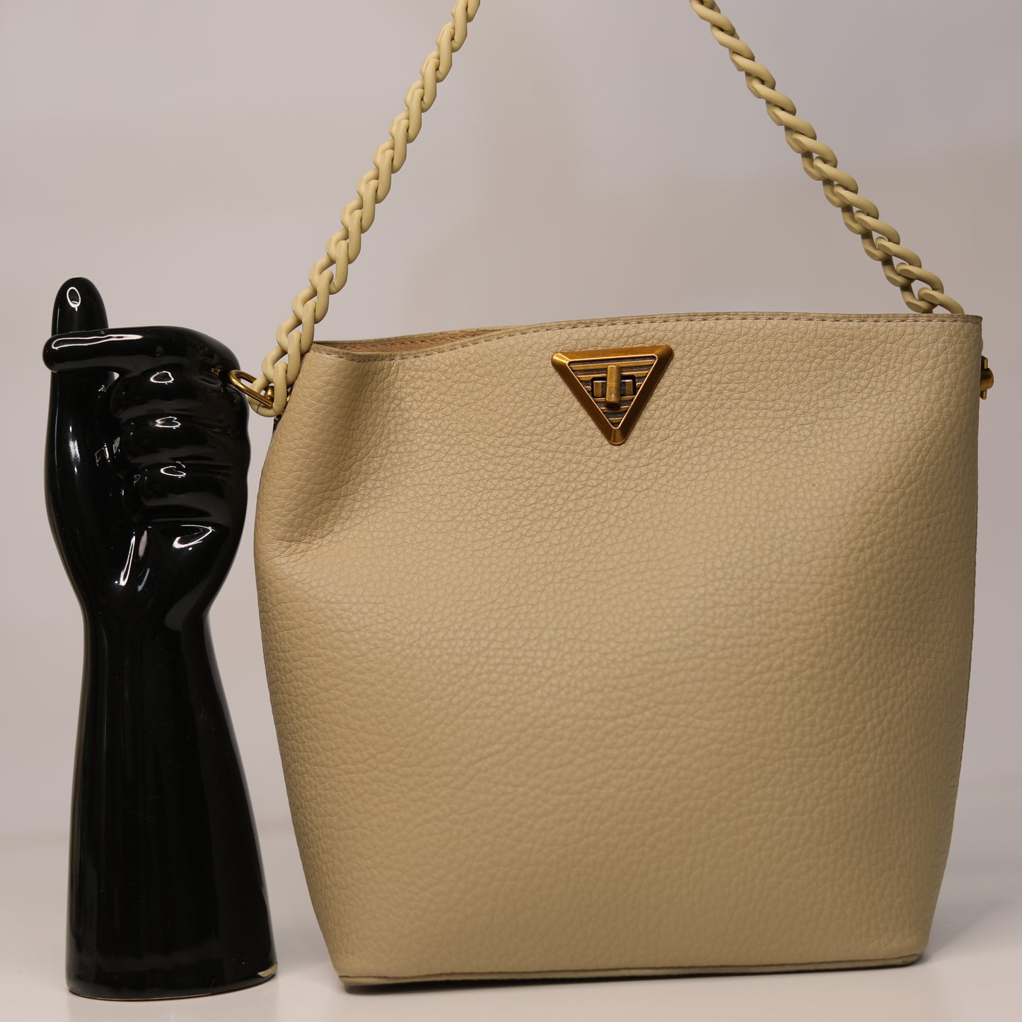 Beige Chain Strap Shoulder Bag – Chic Everyday Essential