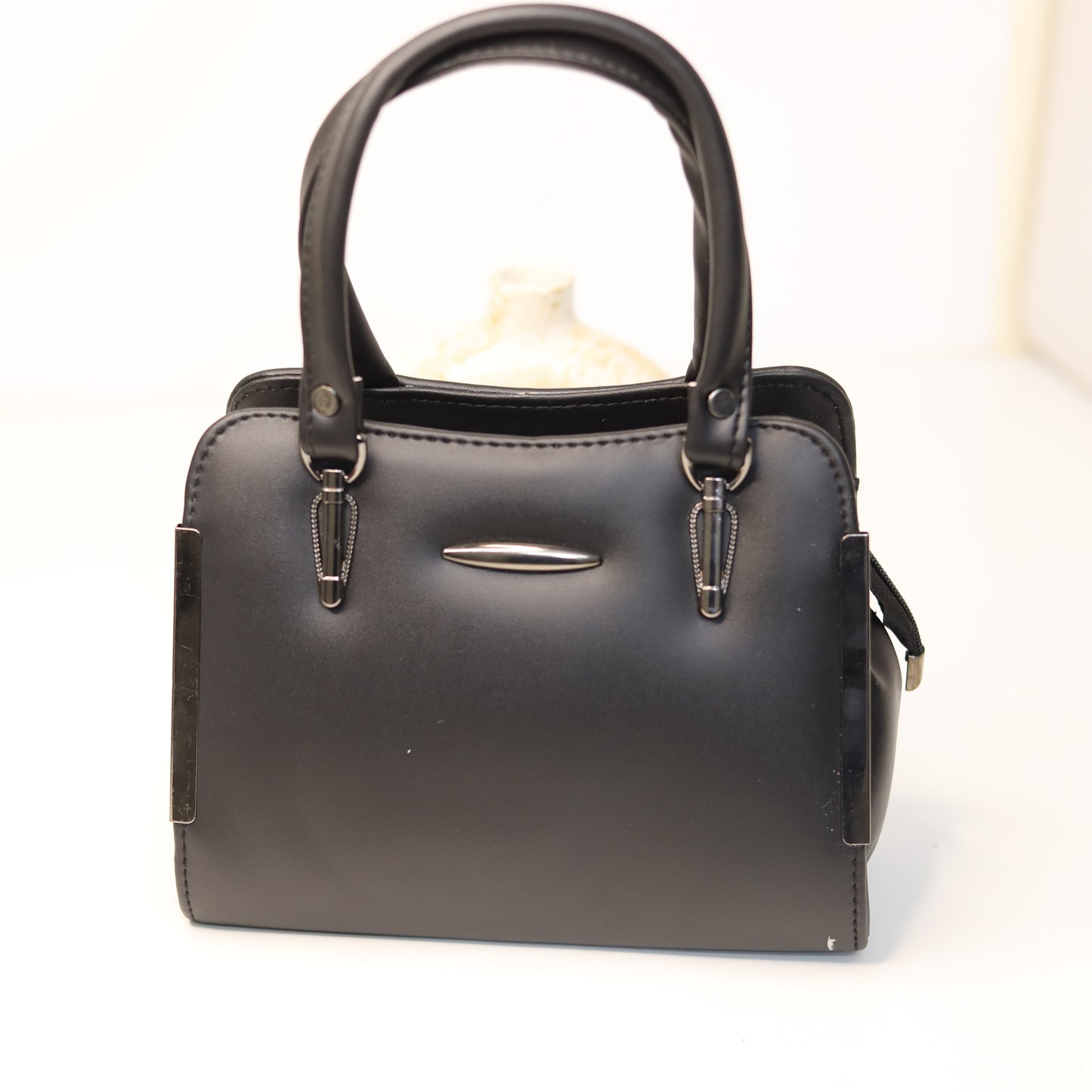 Black Premium Satchel Handbag – Structured Everyday Essential