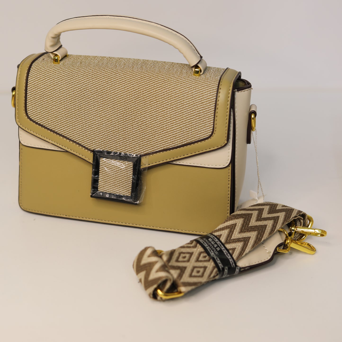 Two-Tone Structured Handbag – Elegant & Versatile