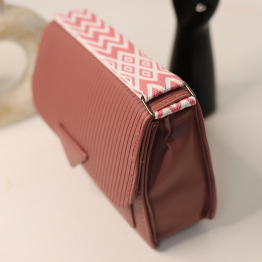 Rose Gold Shoulder Bag – Elegant & Versatile